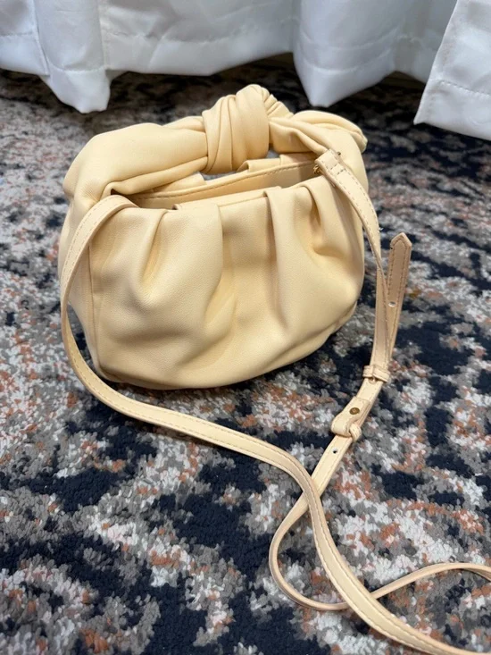 NWOT Mango ‘Small Knot Bag’ w/ Shoulder Strap in “Vanilla” Vegan Leather - Picture 11 of 16